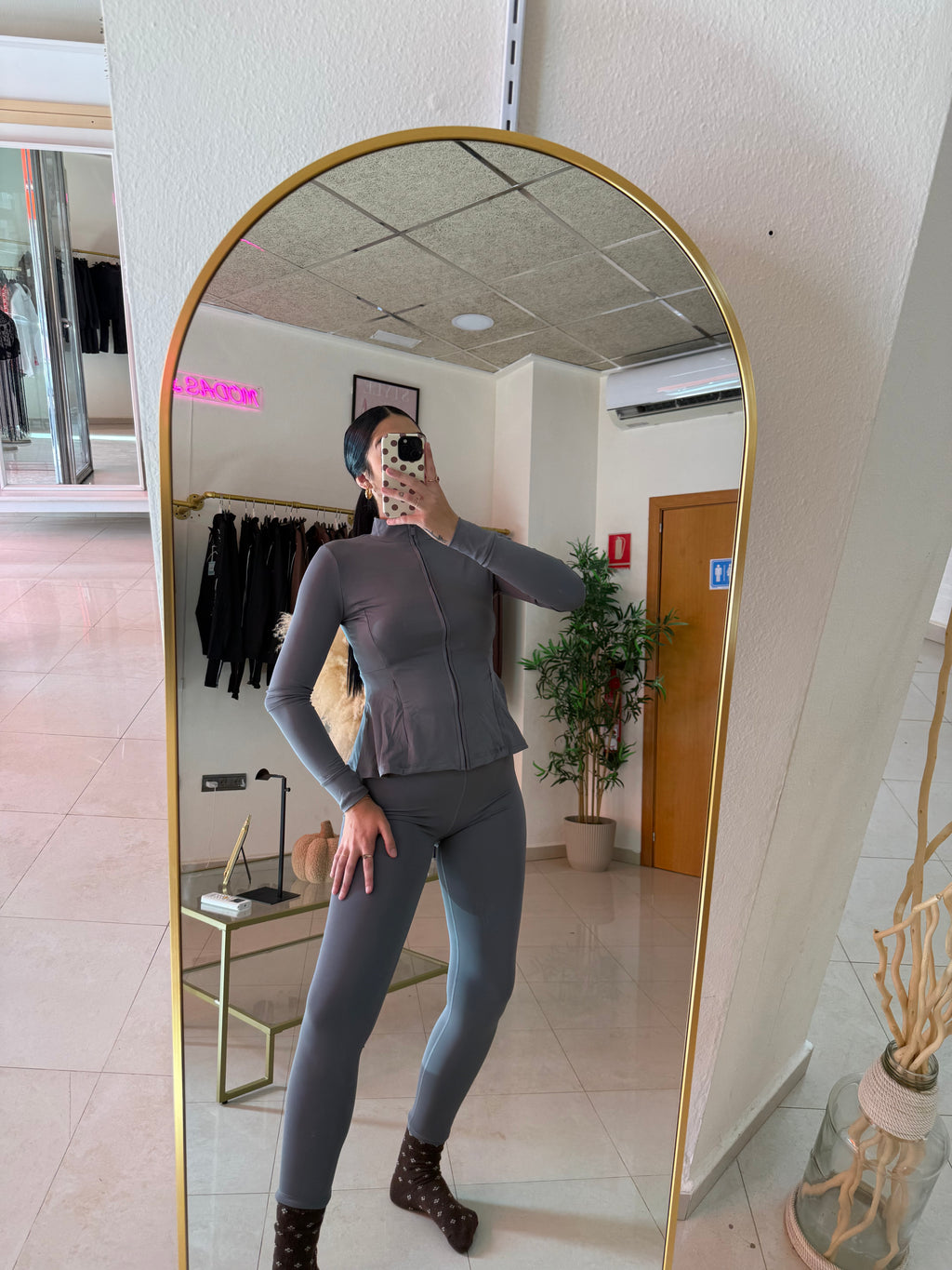 Conjunto comfy gris