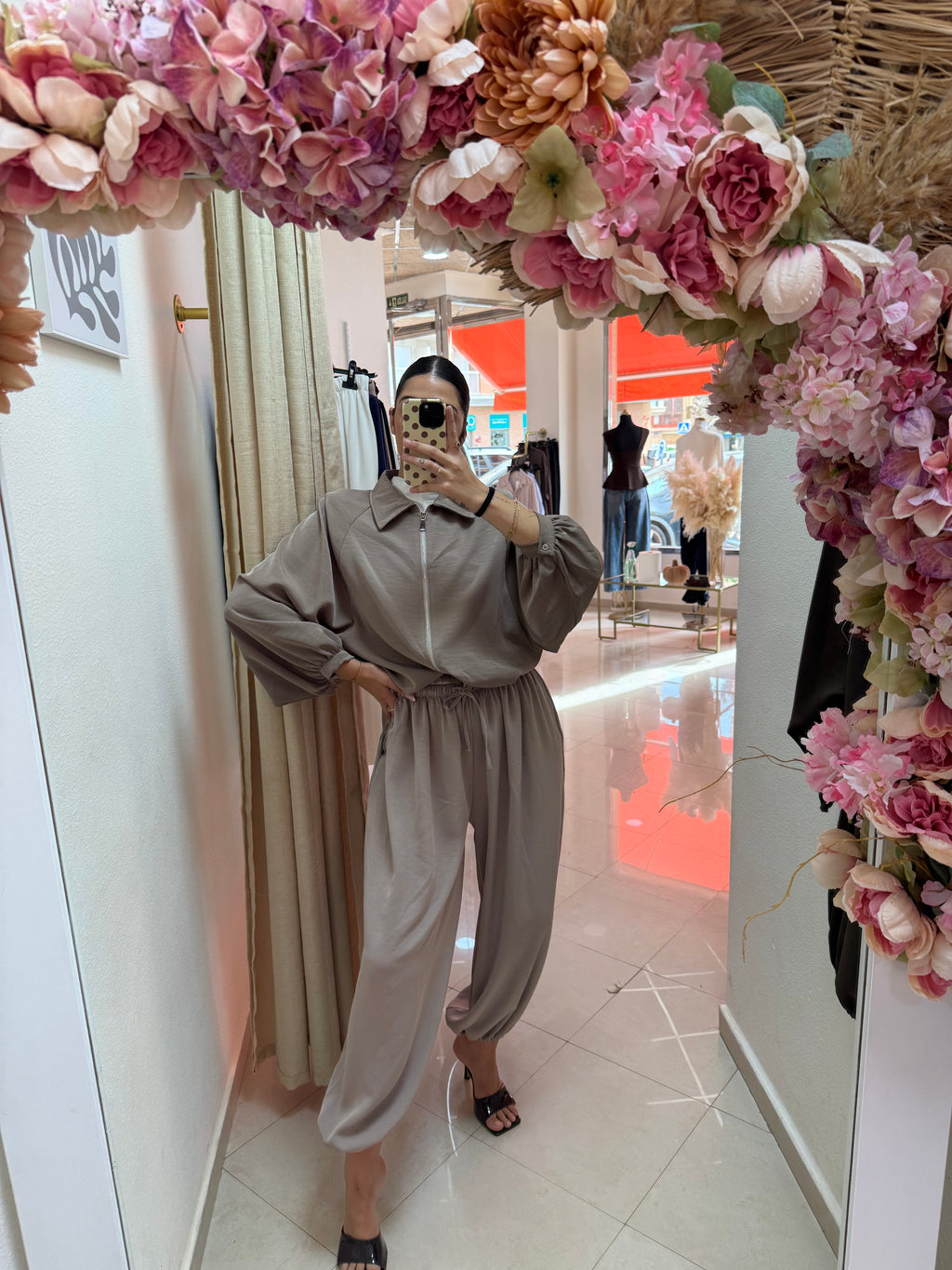 Conjunto Lara taupe